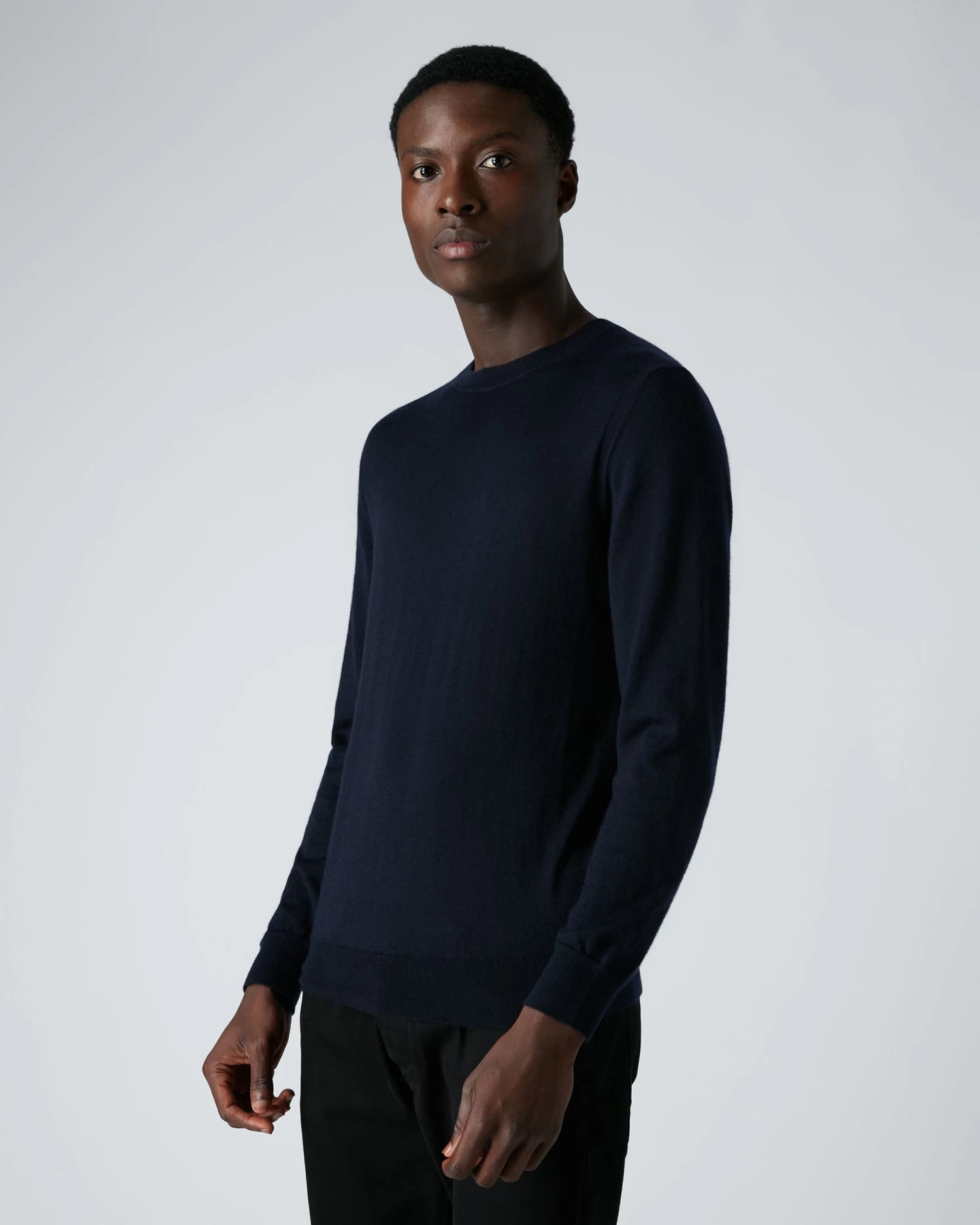 Men's Covent Fine Gauge Cashmere Round Neck Jumper Navy Blue 7 Men's Covent Fine Gauge Cashmere Round Neck Jumper Navy Blue - Image 5