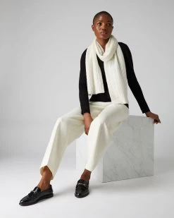 Women's Imogen Superfine Cashmere V Neck Jumper Black -Cozy Fashion Shop AW21 NPW000808 BLK 3