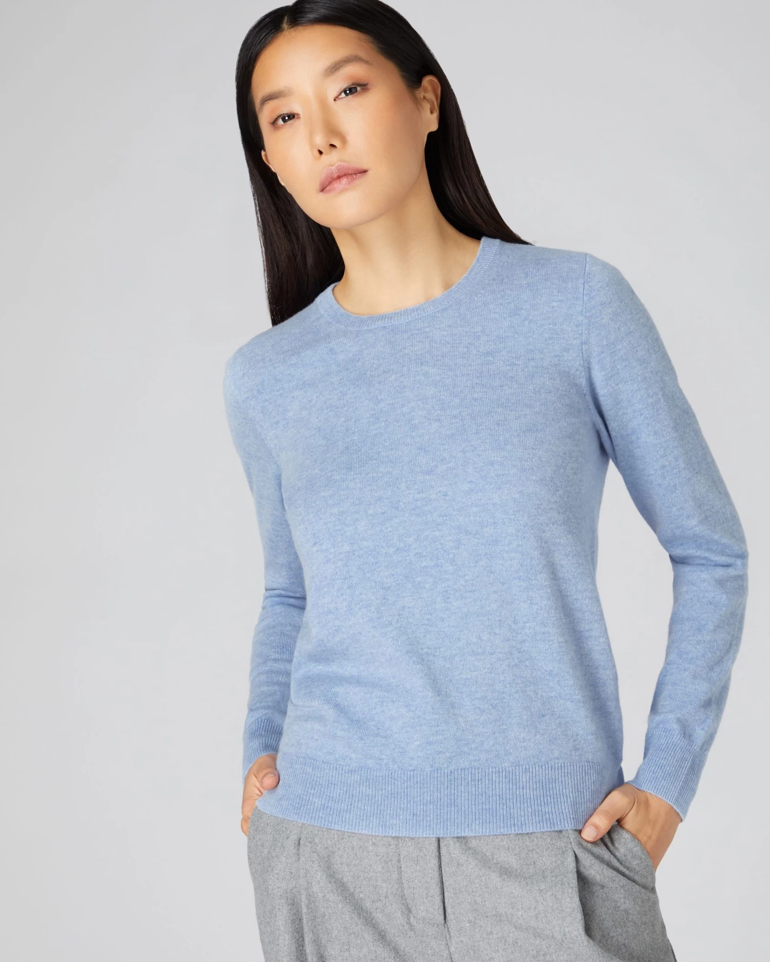 Women's Evie Classic Round Neck Cashmere Jumper Cornflower Blue 3 Women's Evie Classic Round Neck Cashmere Jumper Cornflower Blue