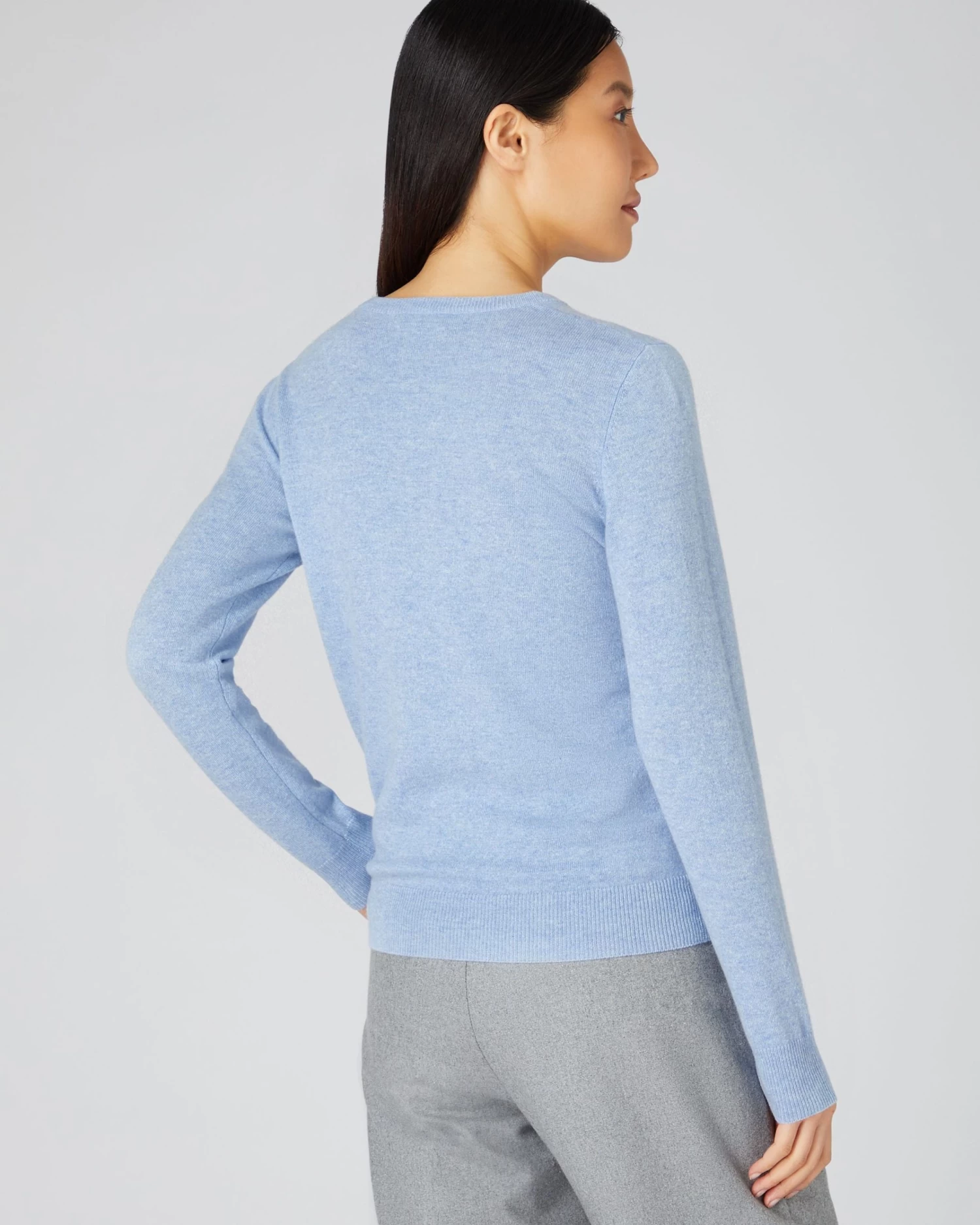 Women's Evie Classic Round Neck Cashmere Jumper Cornflower Blue 6 Women's Evie Classic Round Neck Cashmere Jumper Cornflower Blue - Image 4