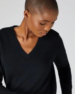 Women's Phoebe V Neck Cashmere Jumper Black -Cozy Fashion Shop AW21 NPW001800B BLK 5