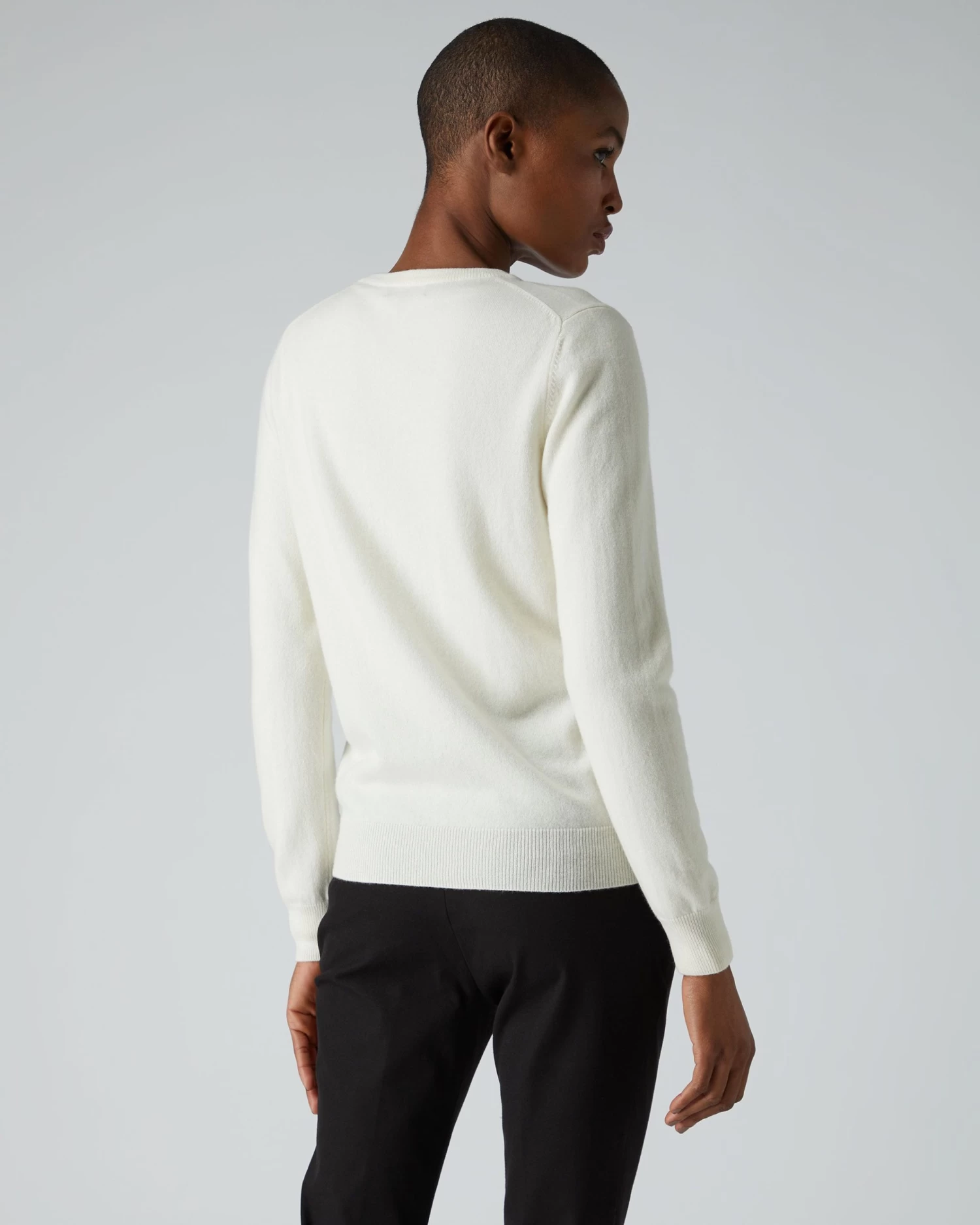 Women's Olivia Round Neck Cashmere Cardigan New Ivory White 6 Women's Olivia Round Neck Cashmere Cardigan New Ivory White - Image 4