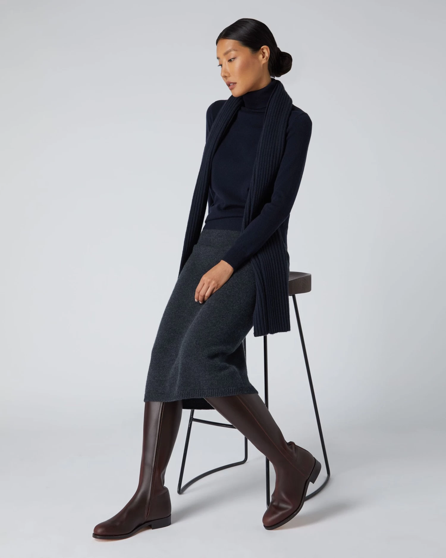 Women's Luna Roll Neck Cashmere Jumper Navy Blue 5 Women's Luna Roll Neck Cashmere Jumper Navy Blue - Image 3