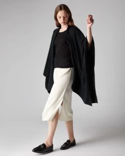 Women's Lily Lightweight Cape Black -Cozy Fashion Shop AW21 NPW107579 B50 1