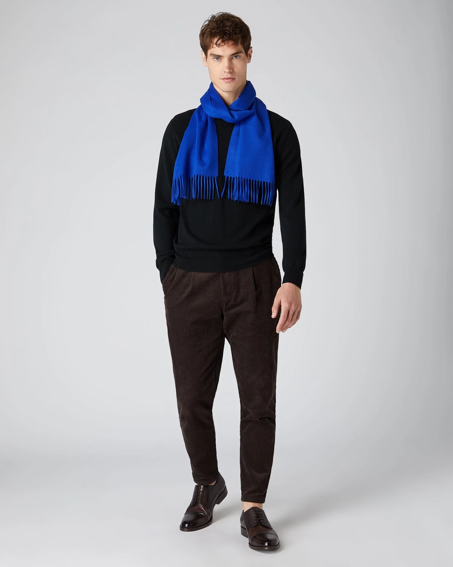 Men's Oxford Round Neck Cashmere Jumper Black 5 Men's Oxford Round Neck Cashmere Jumper Black - Image 3