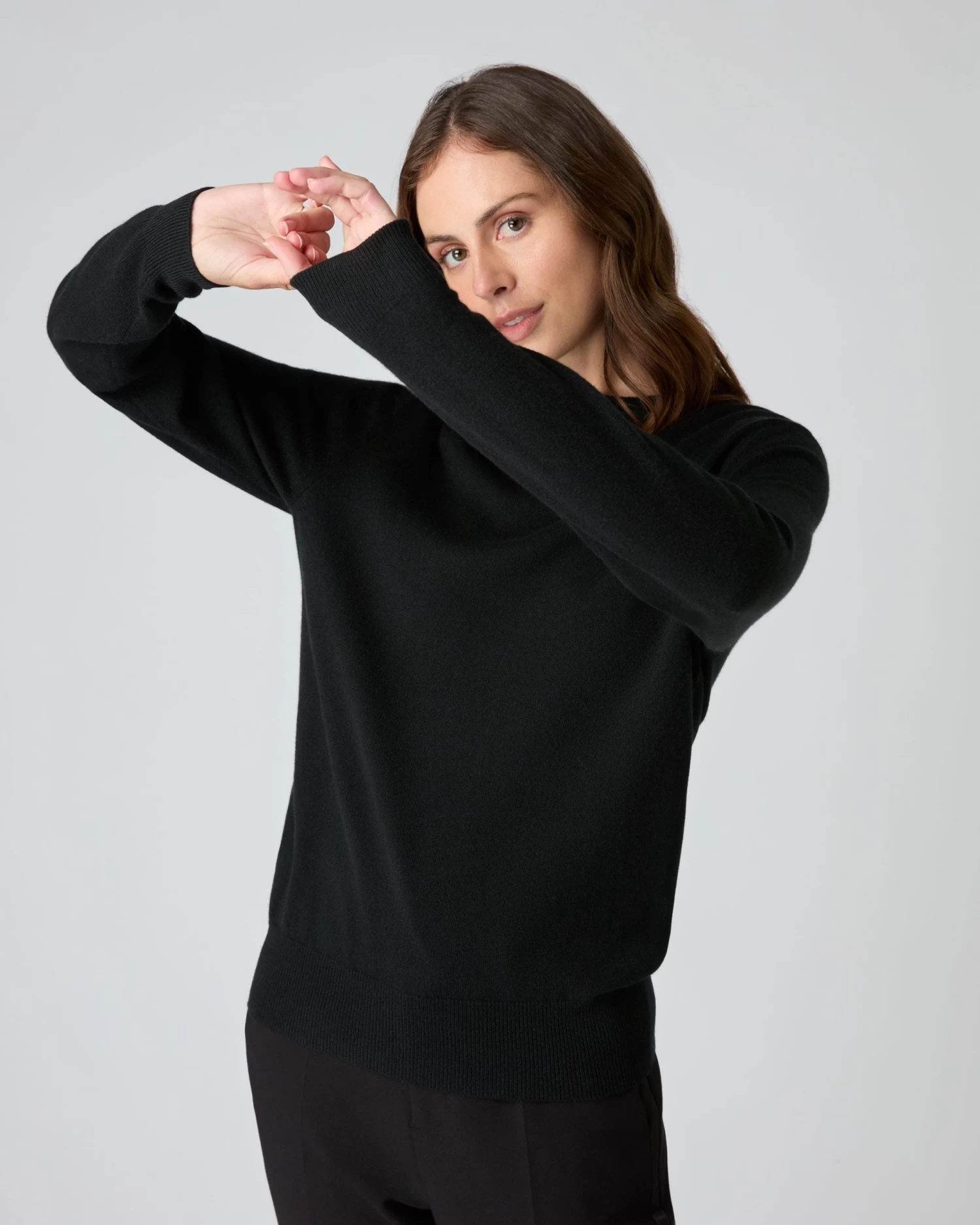 Women's Oxford Round Neck Cashmere Jumper Black 3 Women's Oxford Round Neck Cashmere Jumper Black