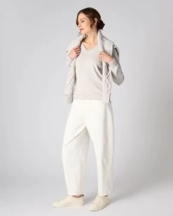 Women's Phoebe V Neck Cashmere Jumper Pebble Grey -Cozy Fashion Shop AW23 NPW001800B PBG 3