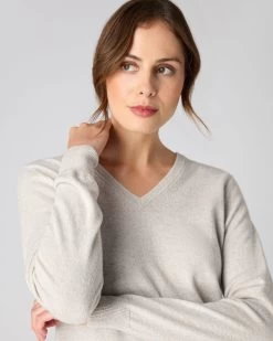 Women's Phoebe V Neck Cashmere Jumper Pebble Grey -Cozy Fashion Shop AW23 NPW001800B PBG 5