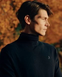 The Jockey Club Men's Roll Neck Cashmere Jumper Navy Blue -Cozy Fashion Shop NPeal SS24 10 236 R