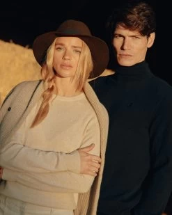 The Jockey Club Women's Round Neck Cashmere Jumper Ecru White -Cozy Fashion Shop NPeal SS24 10 376 R