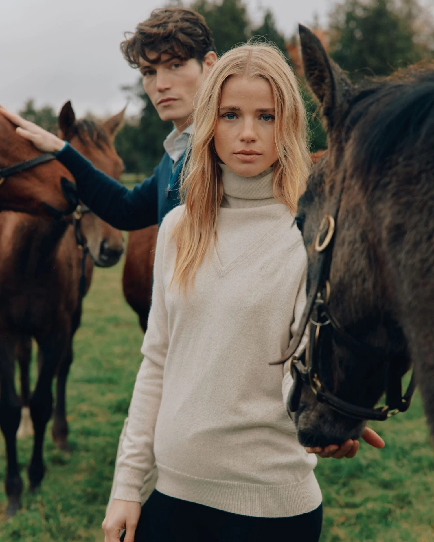 The Jockey Club Women's V Neck Cashmere Jumper Ecru White 3 The Jockey Club Women's V Neck Cashmere Jumper Ecru White