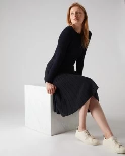 Women's Eden Superfine Cashmere Round Neck Top Navy Blue -Cozy Fashion Shop SS22 NPW000811R NVY 3