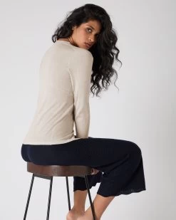 Women's Mia Superfine Cashmere V Neck Cardigan Sandstone Brown 10 Women's Mia Superfine Cashmere V Neck Cardigan Sandstone Brown -Cozy Fashion Shop SS24 NPW000807 S44 4