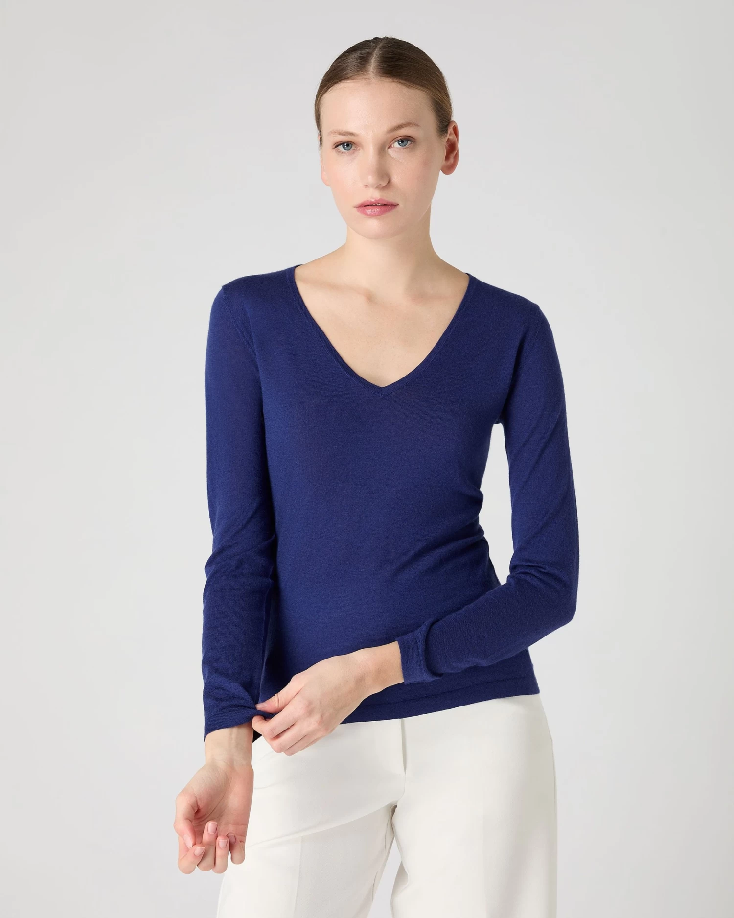 Women's Imogen Superfine Cashmere V Neck Jumper Indigo Blue 3 Women's Imogen Superfine Cashmere V Neck Jumper Indigo Blue