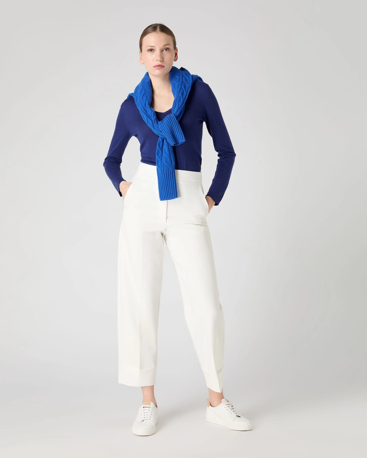 Women's Imogen Superfine Cashmere V Neck Jumper Indigo Blue 5 Women's Imogen Superfine Cashmere V Neck Jumper Indigo Blue - Image 3