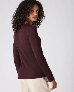 Women's Eden Superfine Cashmere Round Neck Top Clove Brown -Cozy Fashion Shop SS24 NPW000811R CLO 4op