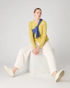 Women's Evie Classic Round Neck Cashmere Jumper Citrine Yellow -Cozy Fashion Shop SS24 NPW000928B CYO 3