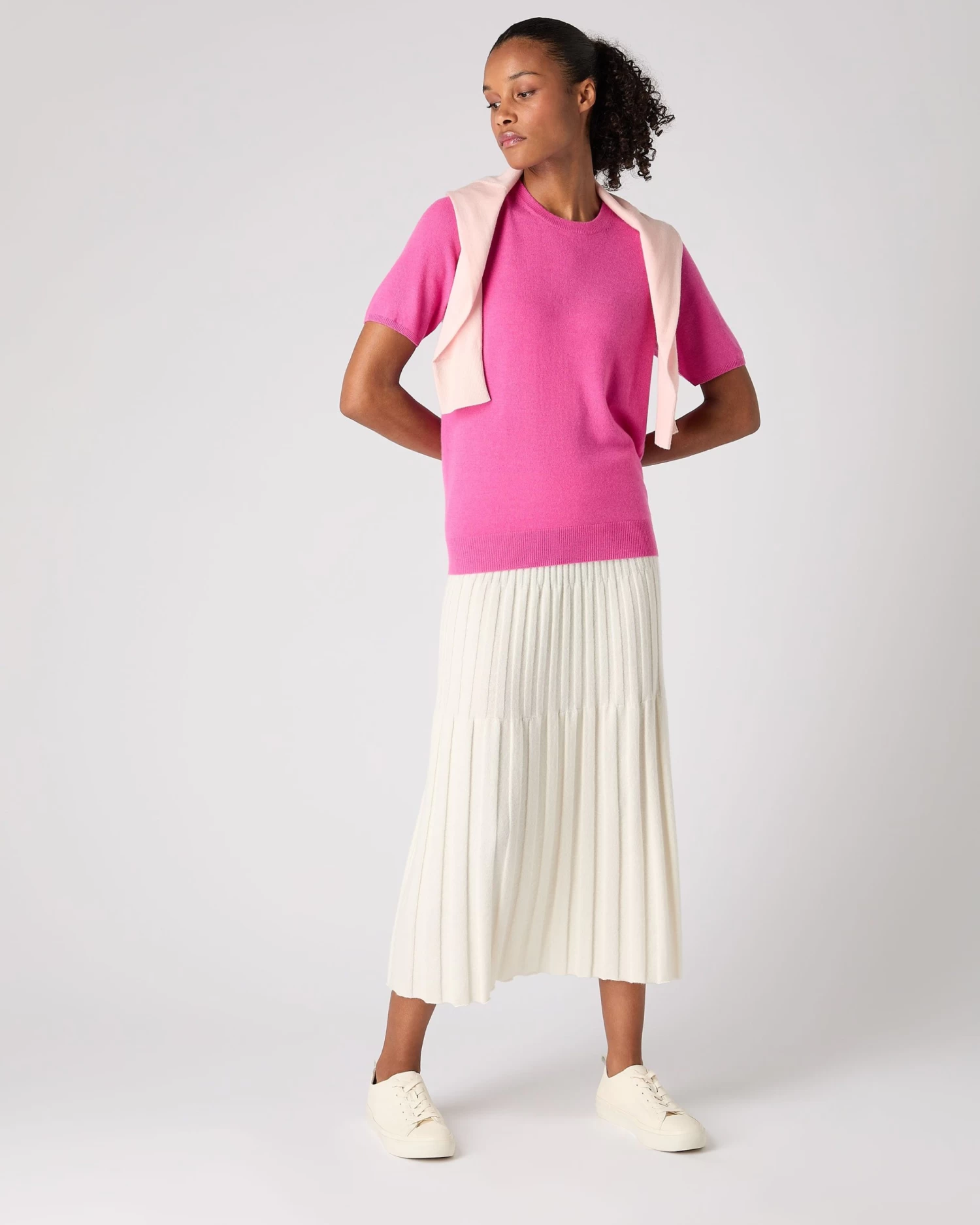 Women's Milly Classic Cashmere T-Shirt Vibrant Pink 5 Women's Milly Classic Cashmere T-Shirt Vibrant Pink - Image 3