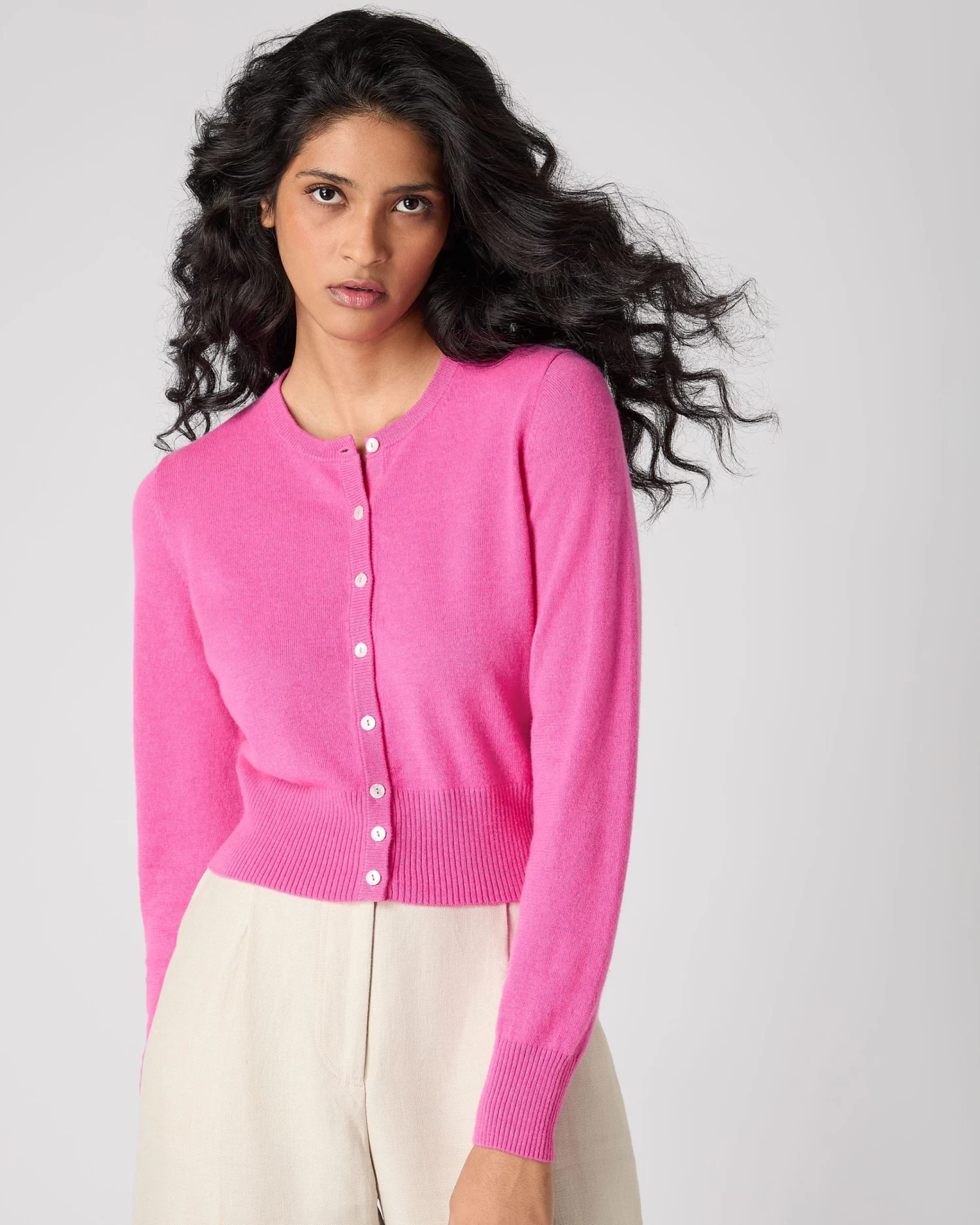 Women's Ivy Cropped Cashmere Cardigan Vibrant Pink 3 Women's Ivy Cropped Cashmere Cardigan Vibrant Pink