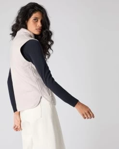 The Jockey Club Women's Diamond Cashmere Gilet Snow Grey -Cozy Fashion Shop SS24 NPW108715 S60 4