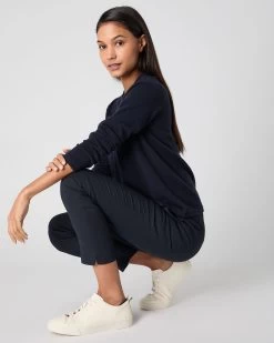 Women's Hallie Round Neck Cashmere Jumper Navy Blue 11 Women's Hallie Round Neck Cashmere Jumper Navy Blue -Cozy Fashion Shop SS24 NPW109138 N60 5