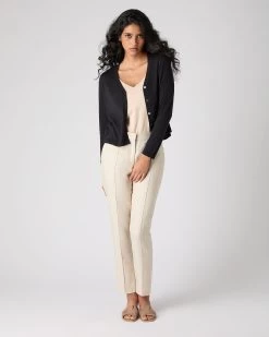 Women's Superfine Cashmere V Neck Cardigan Black -Cozy Fashion Shop SS24 NPW109192 BLK 3op