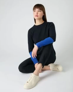Women's Relaxed Round Neck Cashmere Jumper Navy Blue -Cozy Fashion Shop SS24 NPW109222 NSO 3