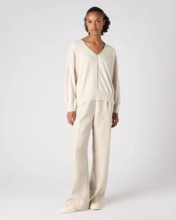 Women's Metal Trim V Neck Cashmere Jumper Ecru White -Cozy Fashion Shop SS24 NPW109280 E34 3op